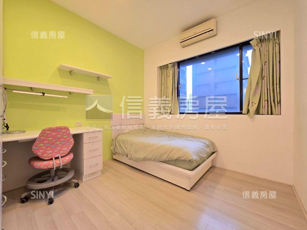 竹城橫綱美裝潢四房雙車位房屋室內格局與周邊環境