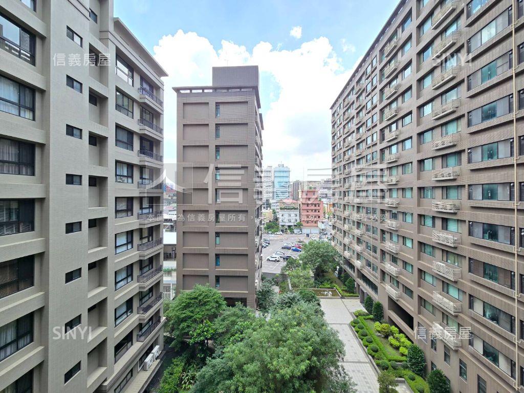 竹城橫綱美裝潢四房雙車位房屋室內格局與周邊環境