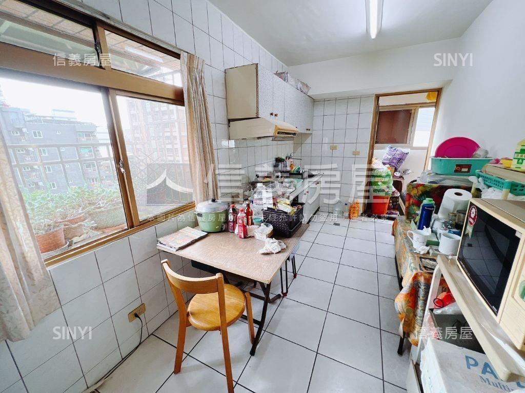 西區美四房屋主誠售房屋室內格局與周邊環境