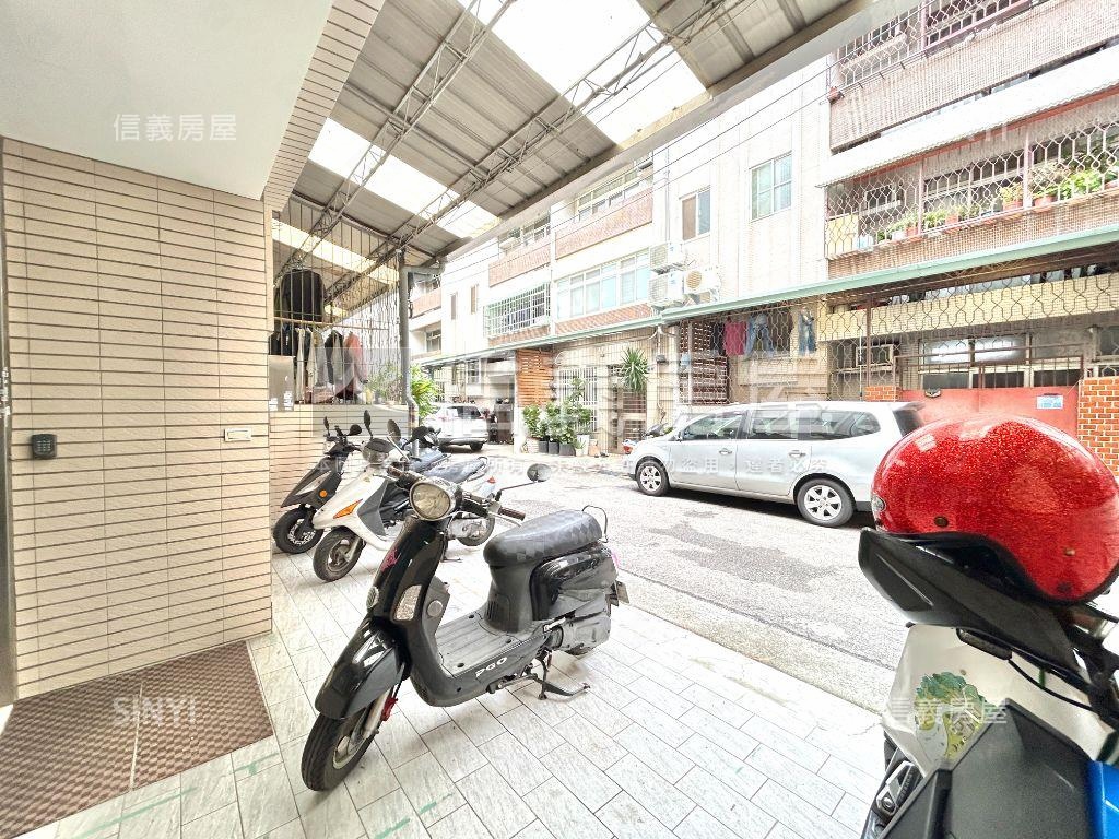 西屯收租大面寬套房透天房屋室內格局與周邊環境