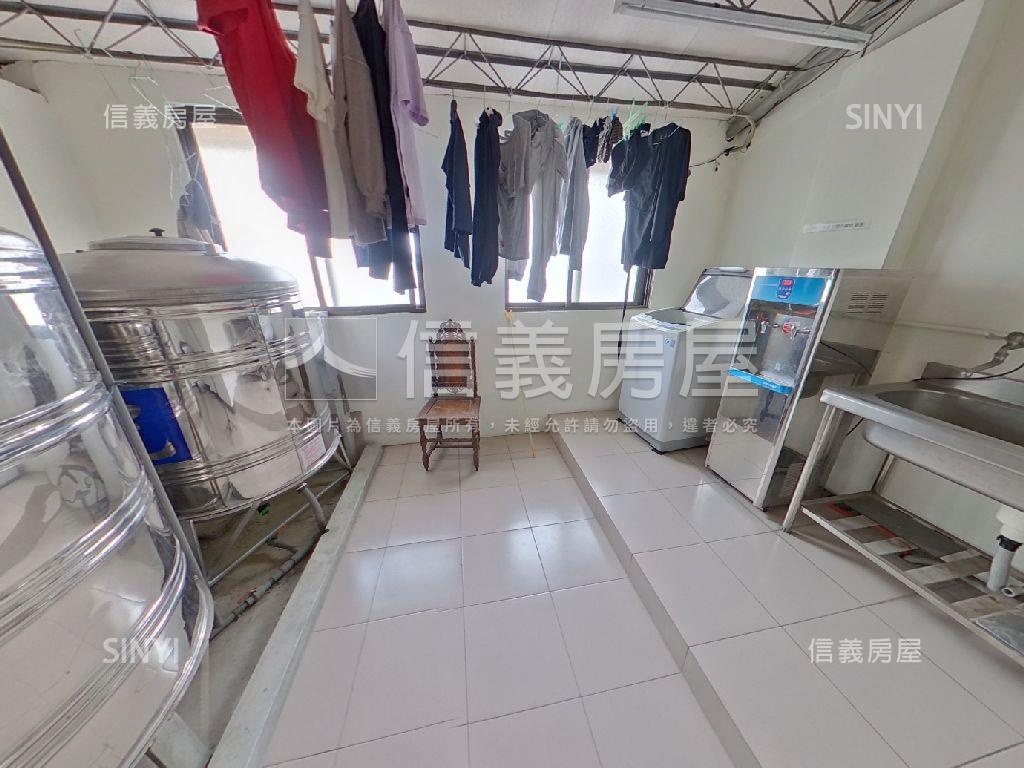 西屯收租大面寬套房透天房屋室內格局與周邊環境