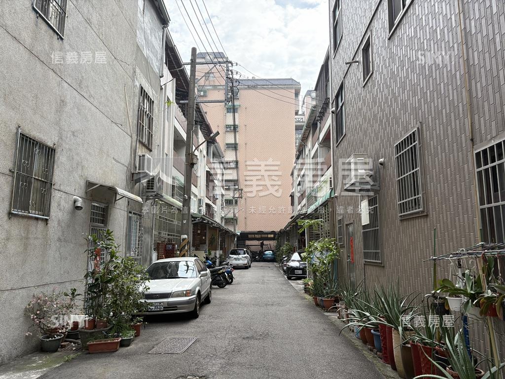 西屯收租大面寬套房透天房屋室內格局與周邊環境
