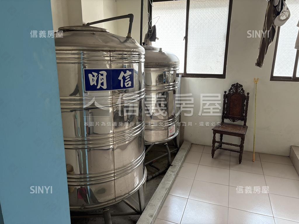 西屯收租大面寬套房透天房屋室內格局與周邊環境