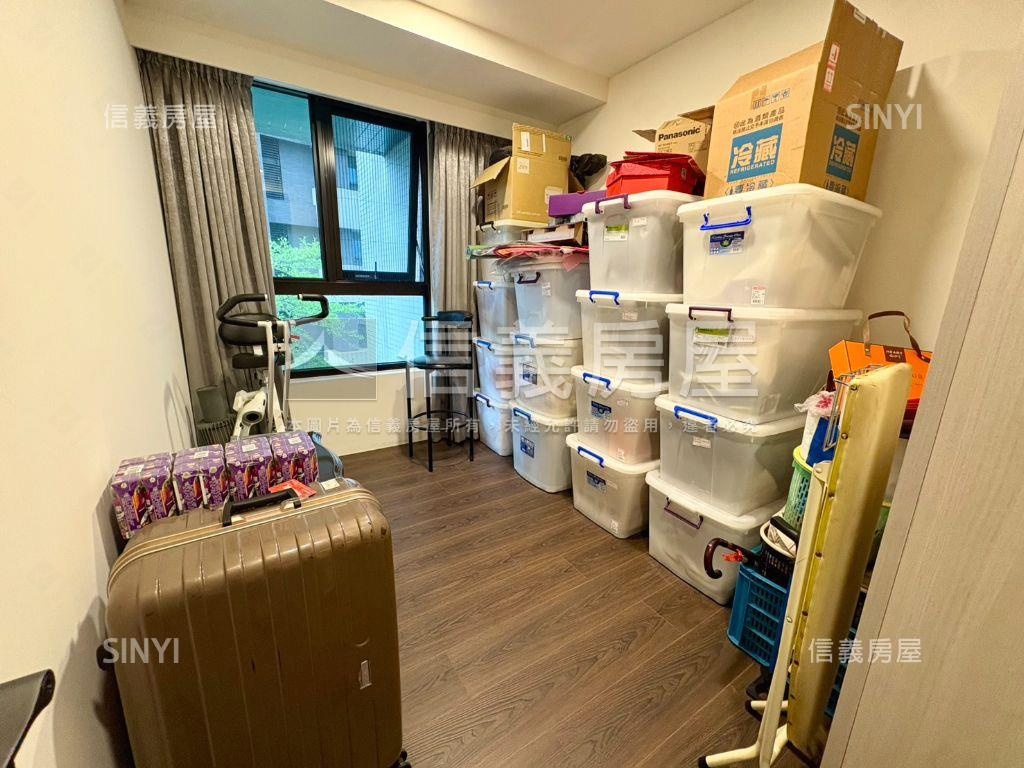 內湖五期領袖雅致美妝車位房屋室內格局與周邊環境
