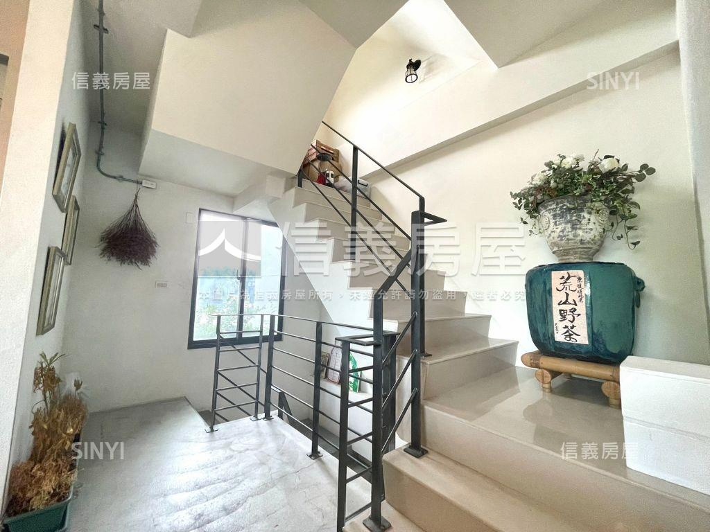 皇龍樹景角窗店霸房屋室內格局與周邊環境