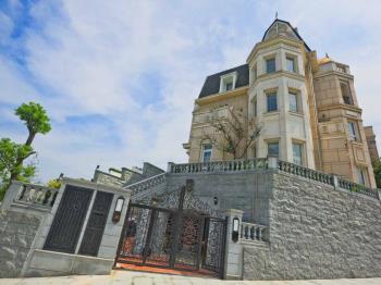 富裔山國王皇后的溫馨美屋