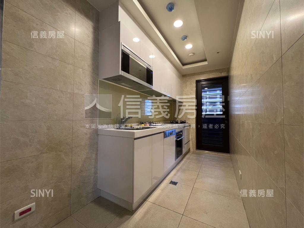 碧瑤大都會精品三房車位房屋室內格局與周邊環境