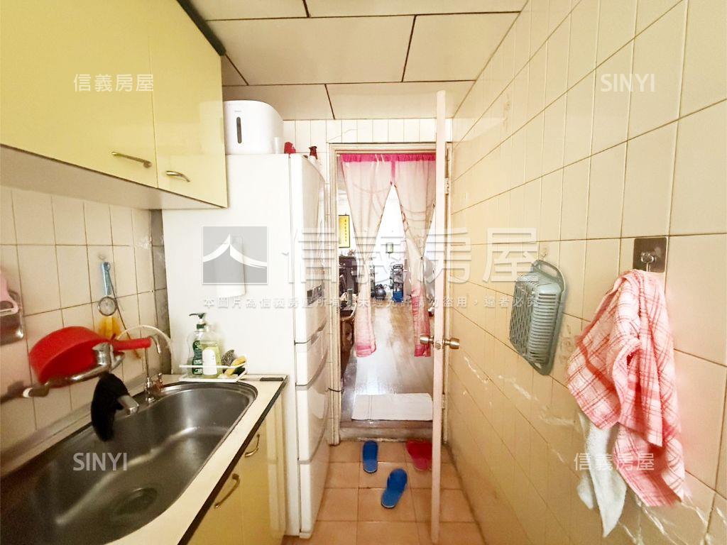 松山捷運公寓邊間房屋室內格局與周邊環境