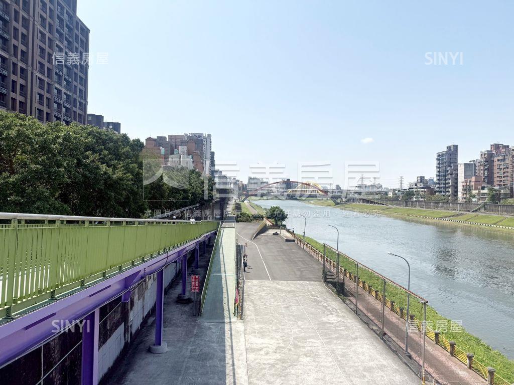 松山捷運公寓邊間房屋室內格局與周邊環境