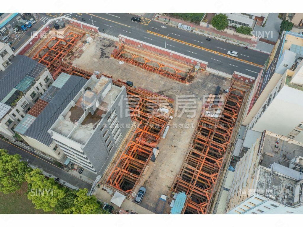 利晉曙光朝南三房雙平車美房屋室內格局與周邊環境