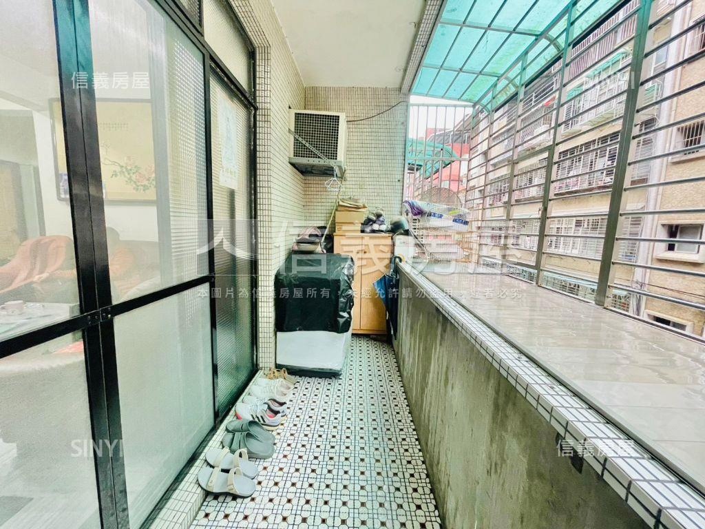 黃金雙捷運方正３樓房屋室內格局與周邊環境
