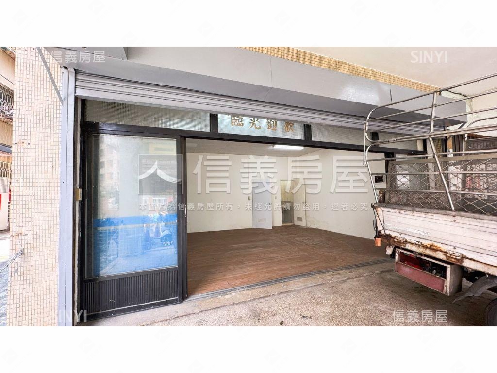 西屯路漢口商圈大面寬店面房屋室內格局與周邊環境