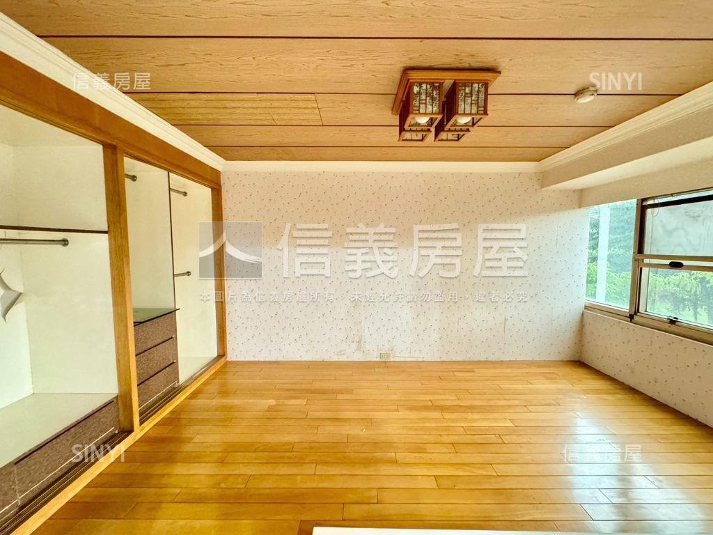 稀有成功冠邸三房房屋室內格局與周邊環境
