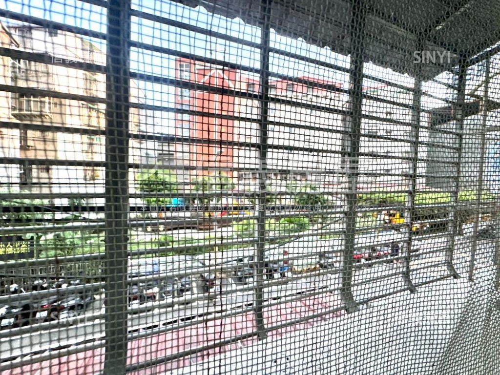 板橋車站稀有二樓釋出房屋室內格局與周邊環境
