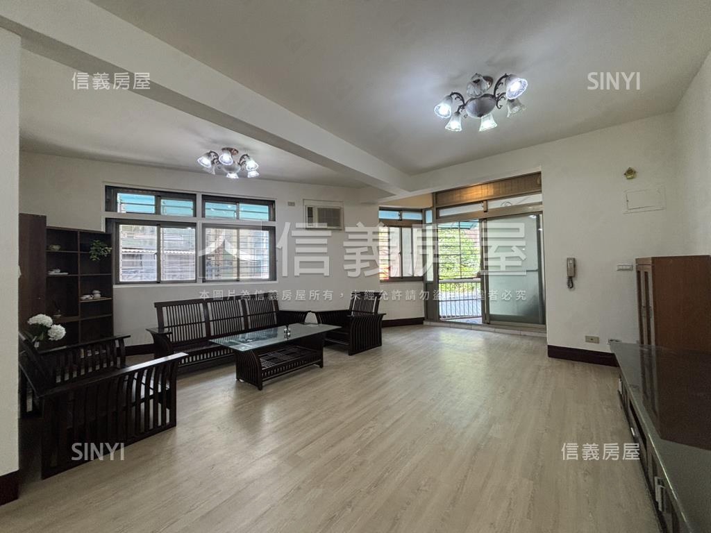 英專路近捷運２樓美寓房屋室內格局與周邊環境