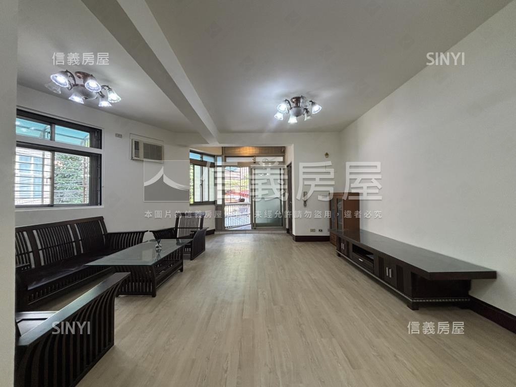 英專路近捷運２樓美寓房屋室內格局與周邊環境