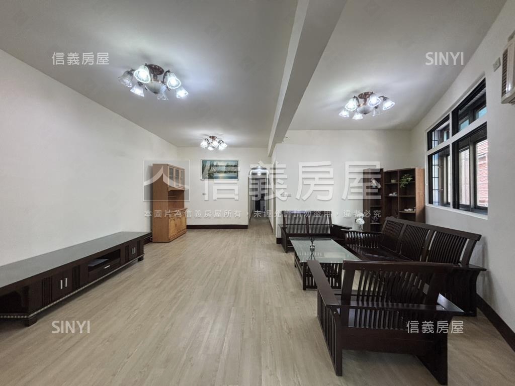 英專路近捷運２樓美寓房屋室內格局與周邊環境