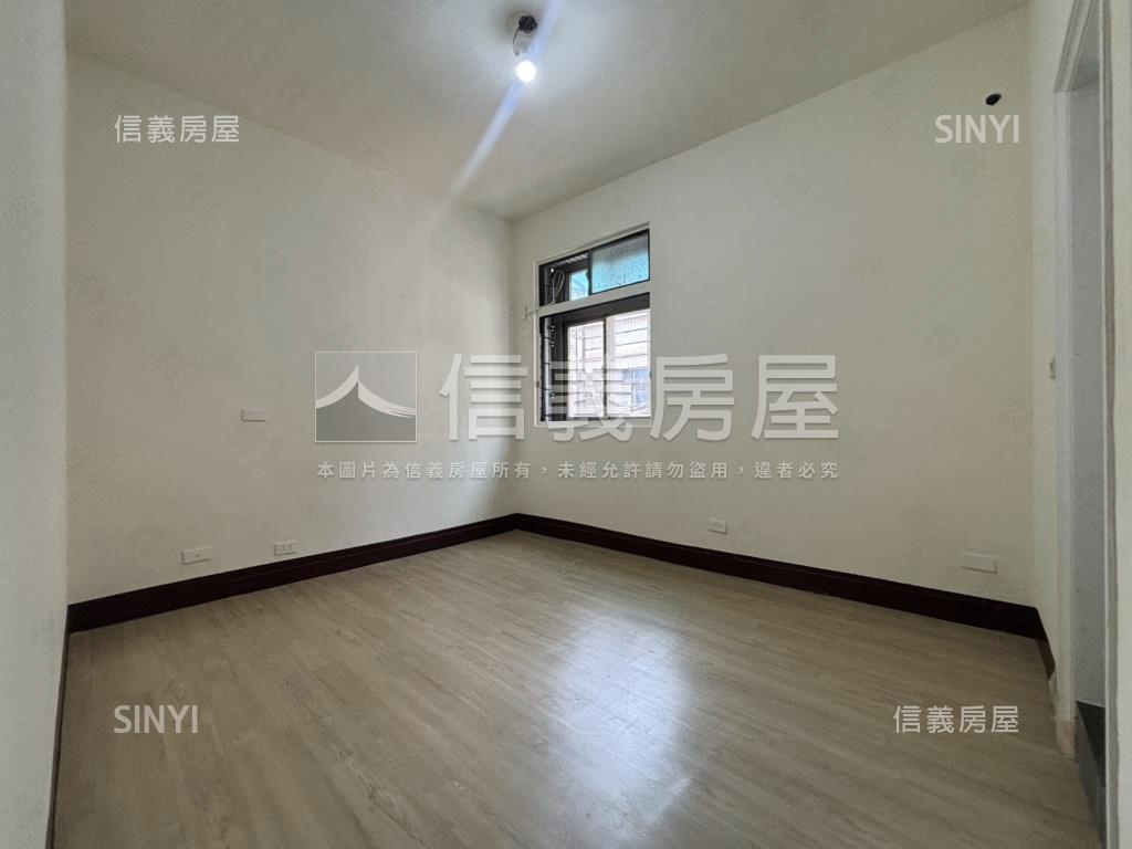 英專路近捷運２樓美寓房屋室內格局與周邊環境