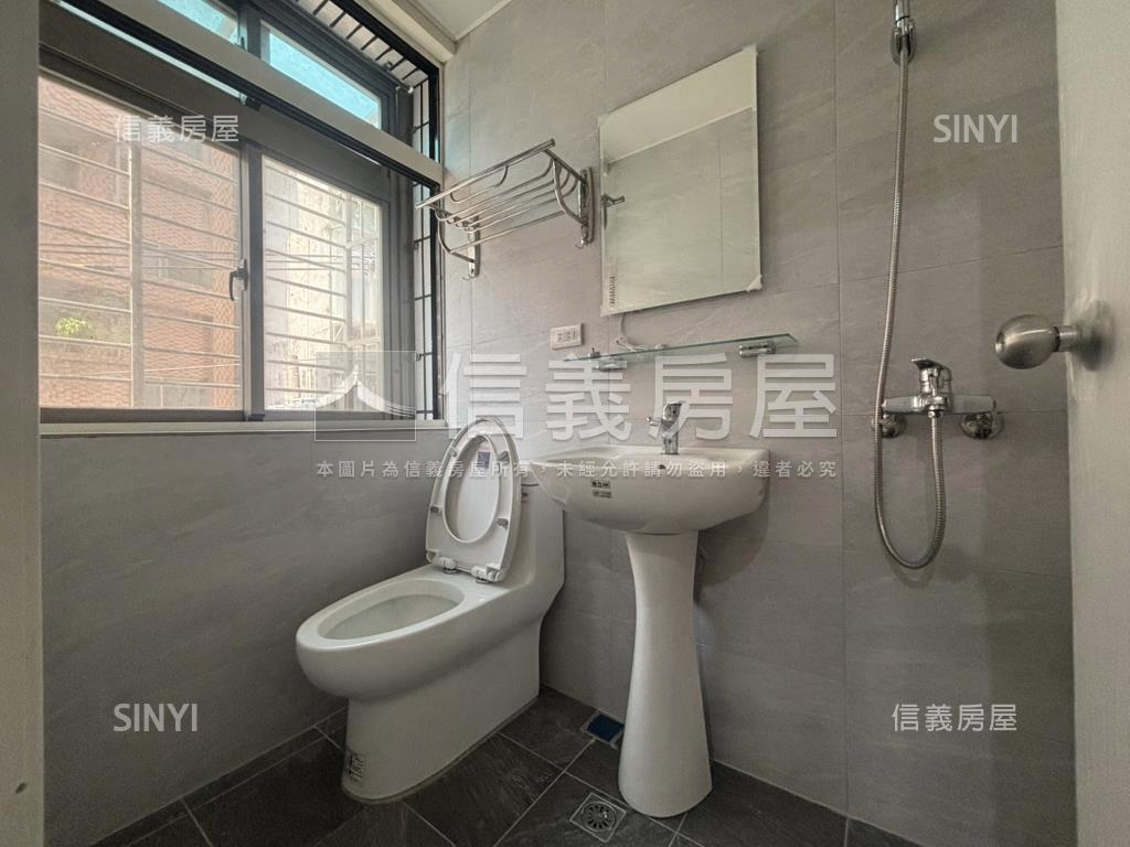 英專路近捷運２樓美寓房屋室內格局與周邊環境