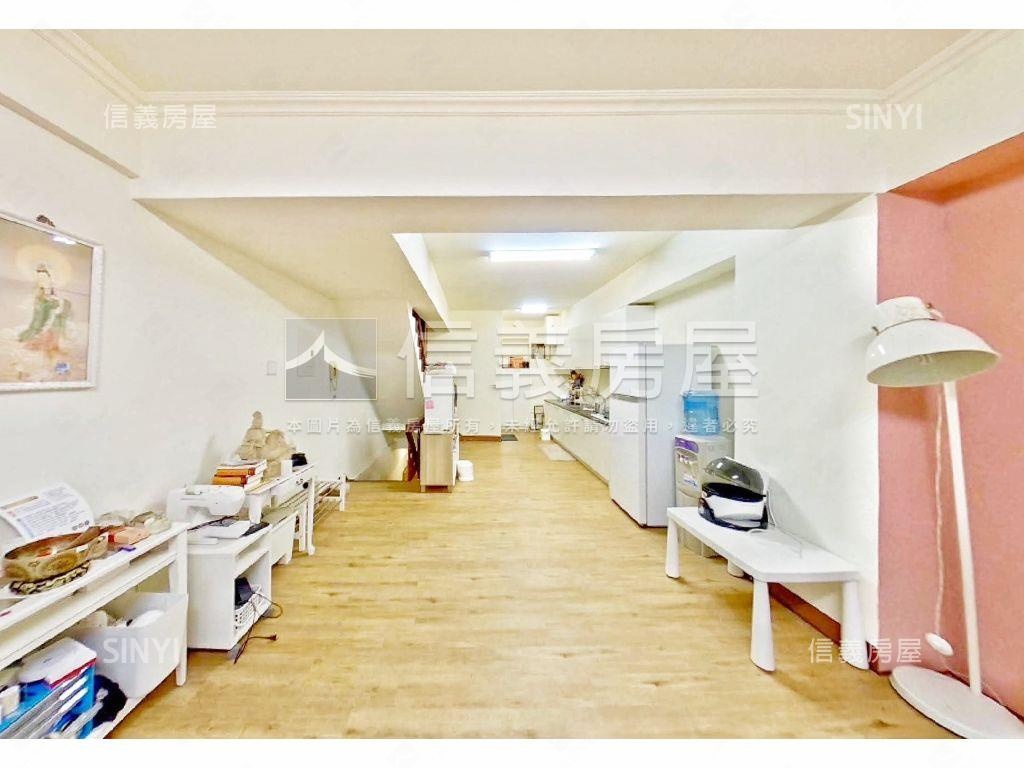 建工鼎山商圈方便停車店面房屋室內格局與周邊環境