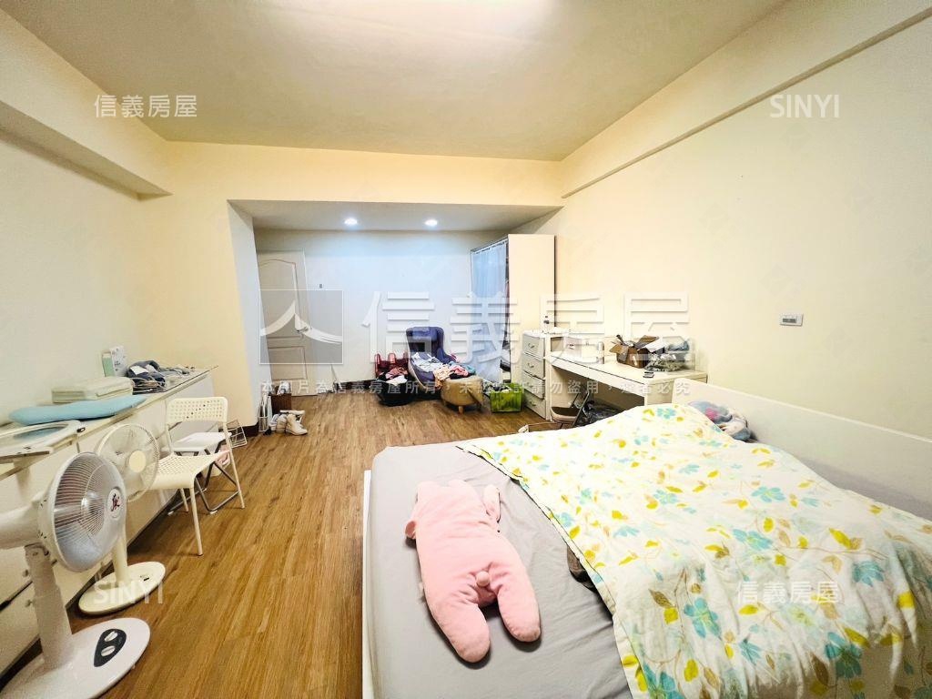 建工鼎山商圈方便停車店面房屋室內格局與周邊環境