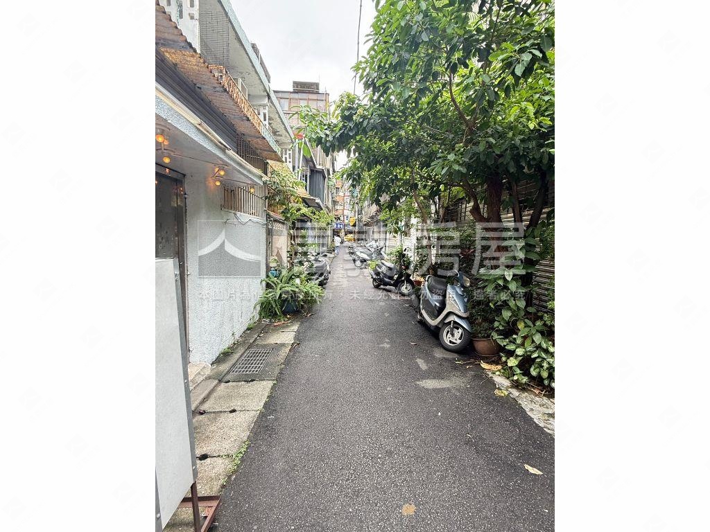 近南勢角。潛力透天房屋室內格局與周邊環境