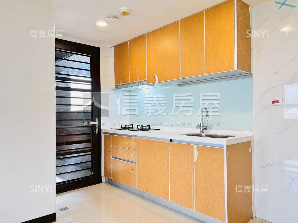 專任｜誠佳悠閱私藏景觀宅房屋室內格局與周邊環境