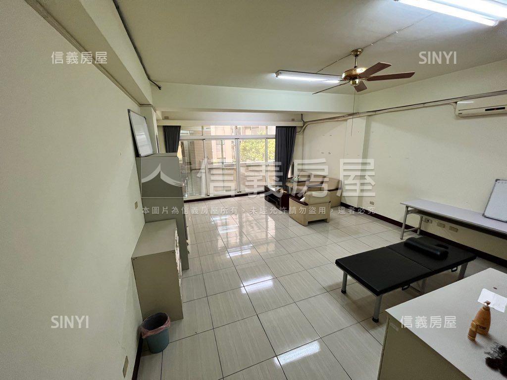 稀有崇德１１期臨路大透店房屋室內格局與周邊環境