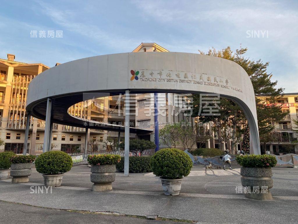 稀有崇德１１期臨路大透店房屋室內格局與周邊環境