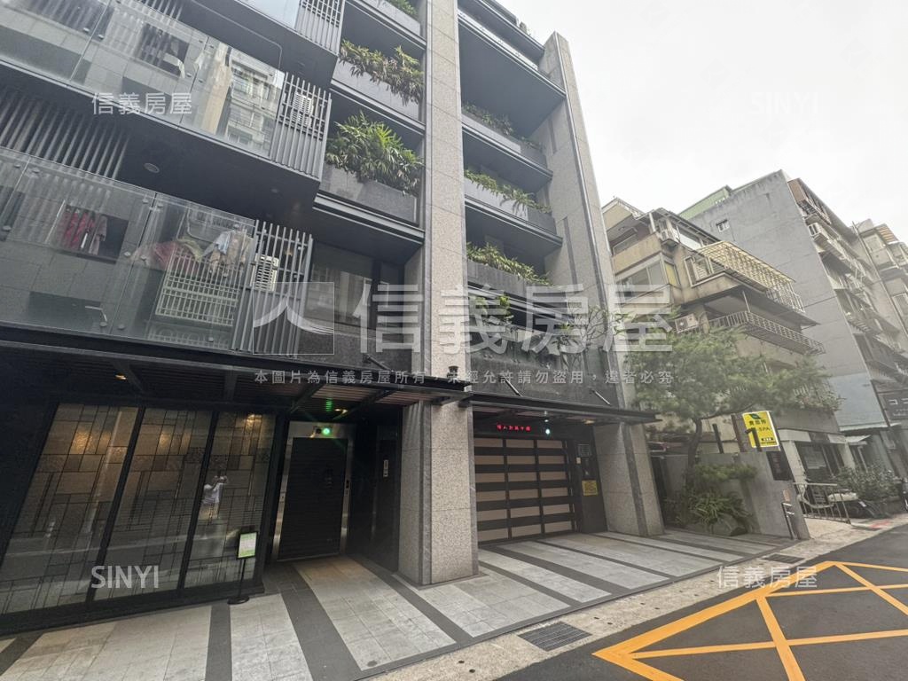 天母電梯附車位房屋室內格局與周邊環境