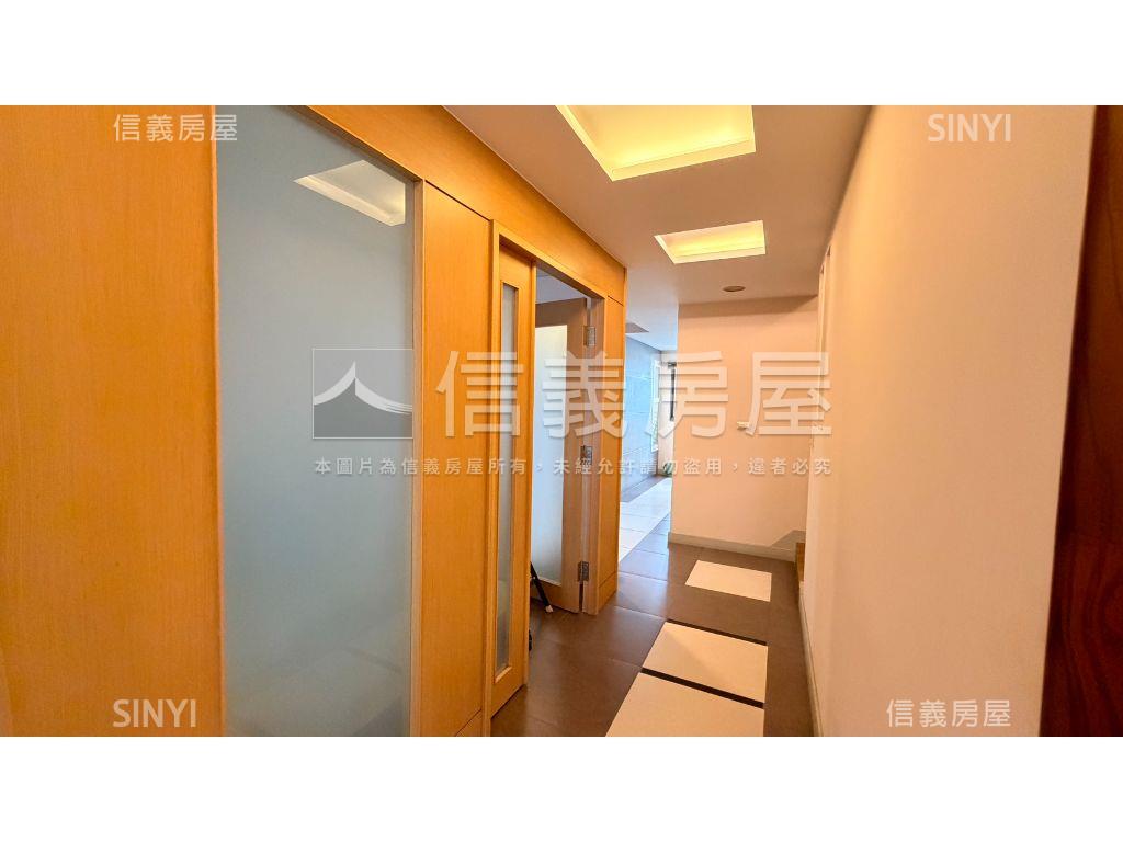西屯路５米８面寬電梯透店房屋室內格局與周邊環境