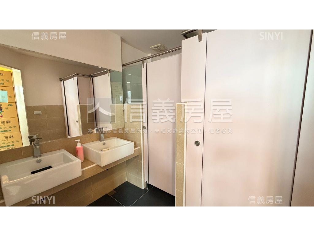 西屯路５米８面寬電梯透店房屋室內格局與周邊環境