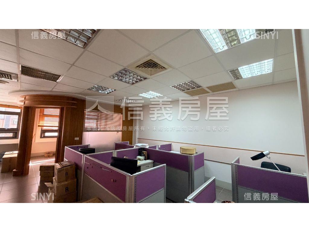 西屯路５米８面寬電梯透店房屋室內格局與周邊環境