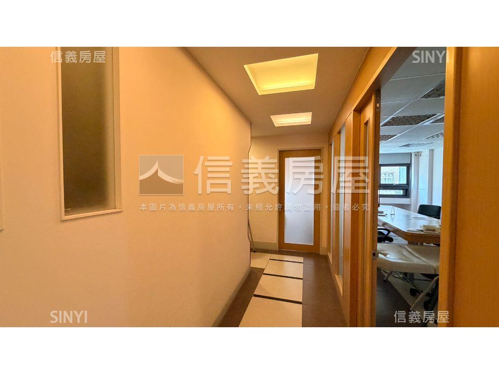 西屯路５米８面寬電梯透店房屋室內格局與周邊環境