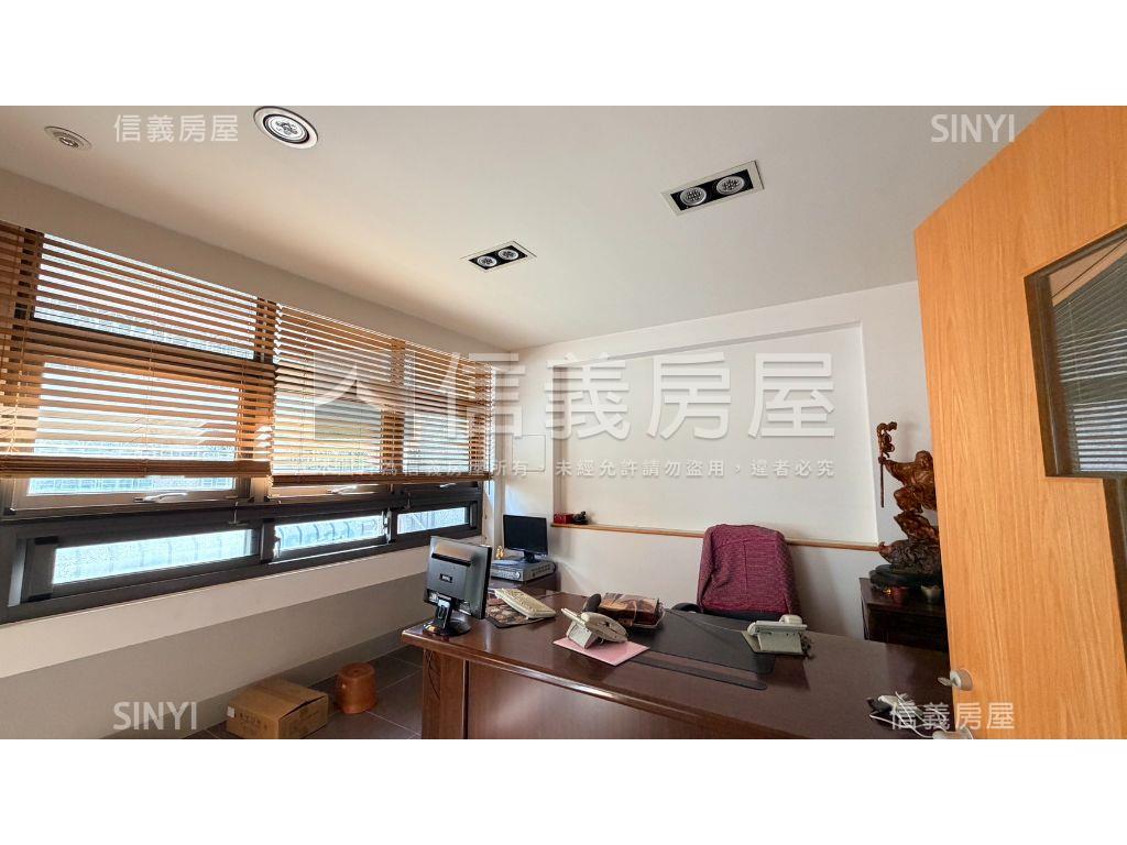 西屯路５米８面寬電梯透店房屋室內格局與周邊環境