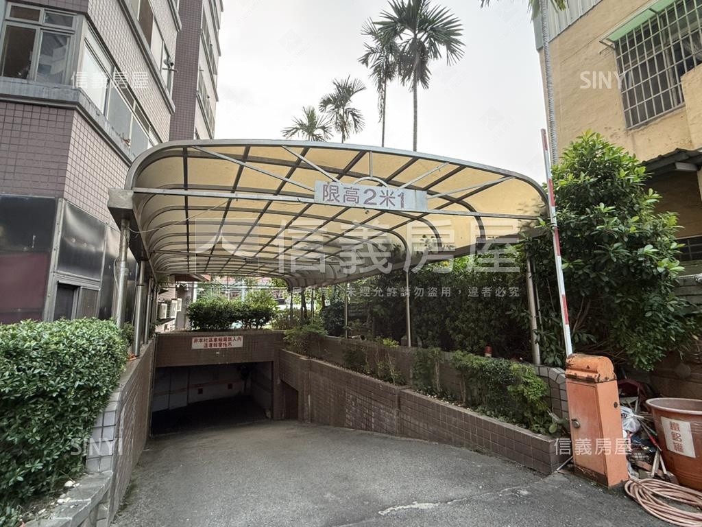 太子建設吾愛吾家四房車位房屋室內格局與周邊環境