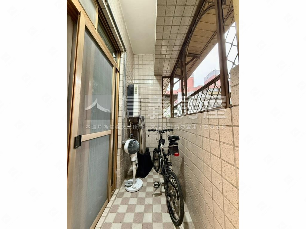 浪漫貴族邊間美妝房房屋室內格局與周邊環境