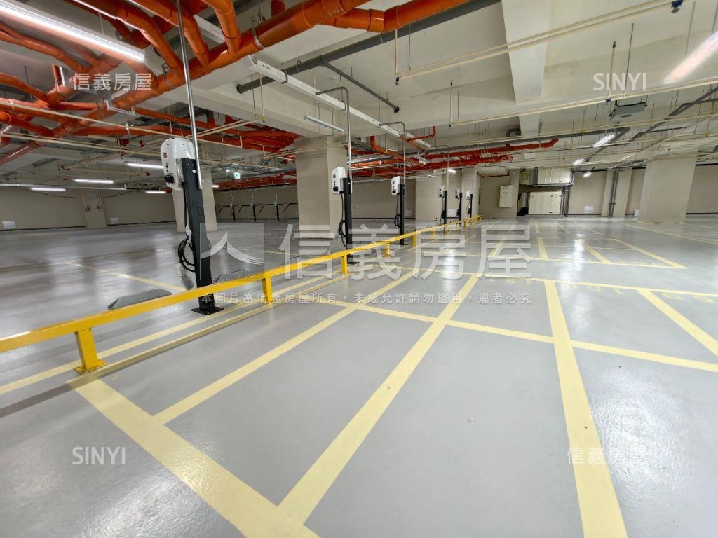 鳳翔學區２房附充電平車房屋室內格局與周邊環境