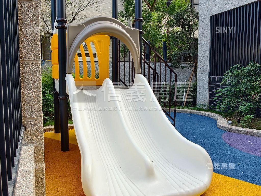 鳳翔學區２房附充電平車房屋室內格局與周邊環境