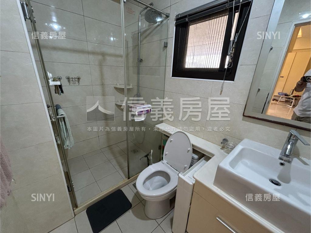 光榮時代挑高採光美宅房屋室內格局與周邊環境