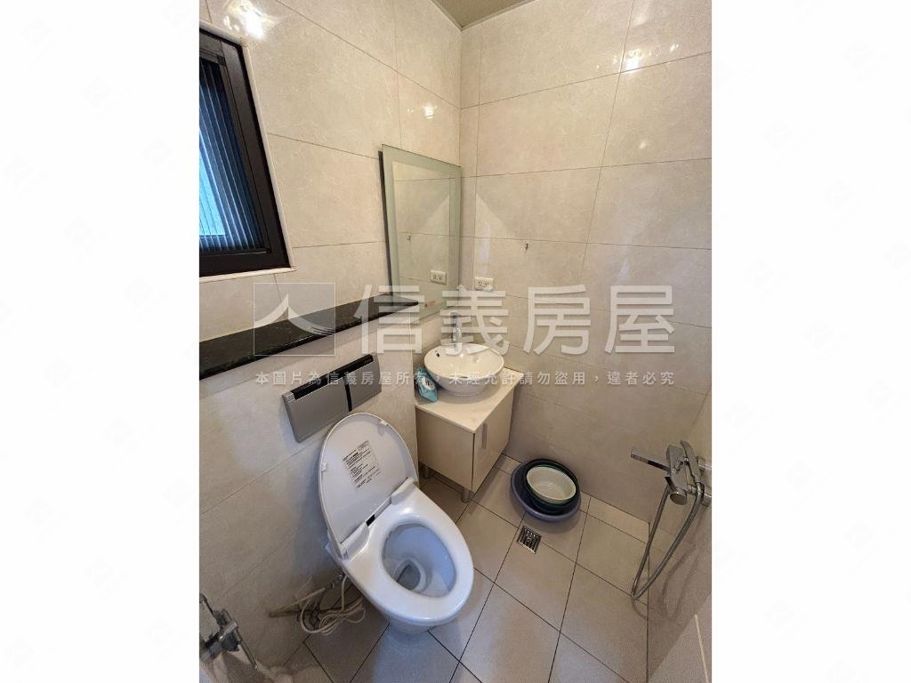 光榮時代挑高採光美宅房屋室內格局與周邊環境