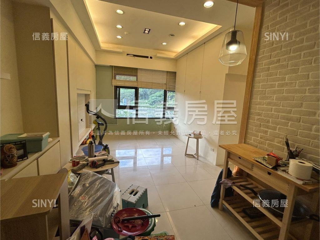 光榮時代挑高採光美宅房屋室內格局與周邊環境