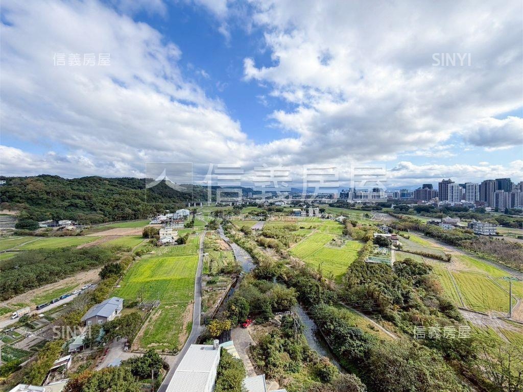 縣三視野雲極大四房雙車位房屋室內格局與周邊環境