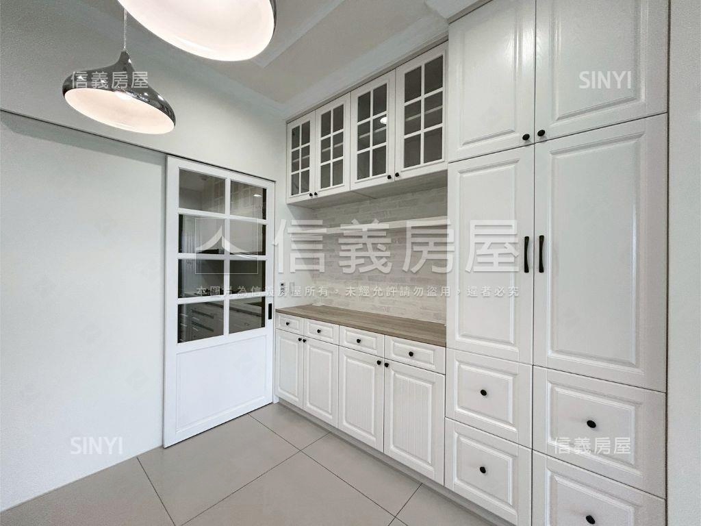 縣三視野雲極大四房雙車位房屋室內格局與周邊環境