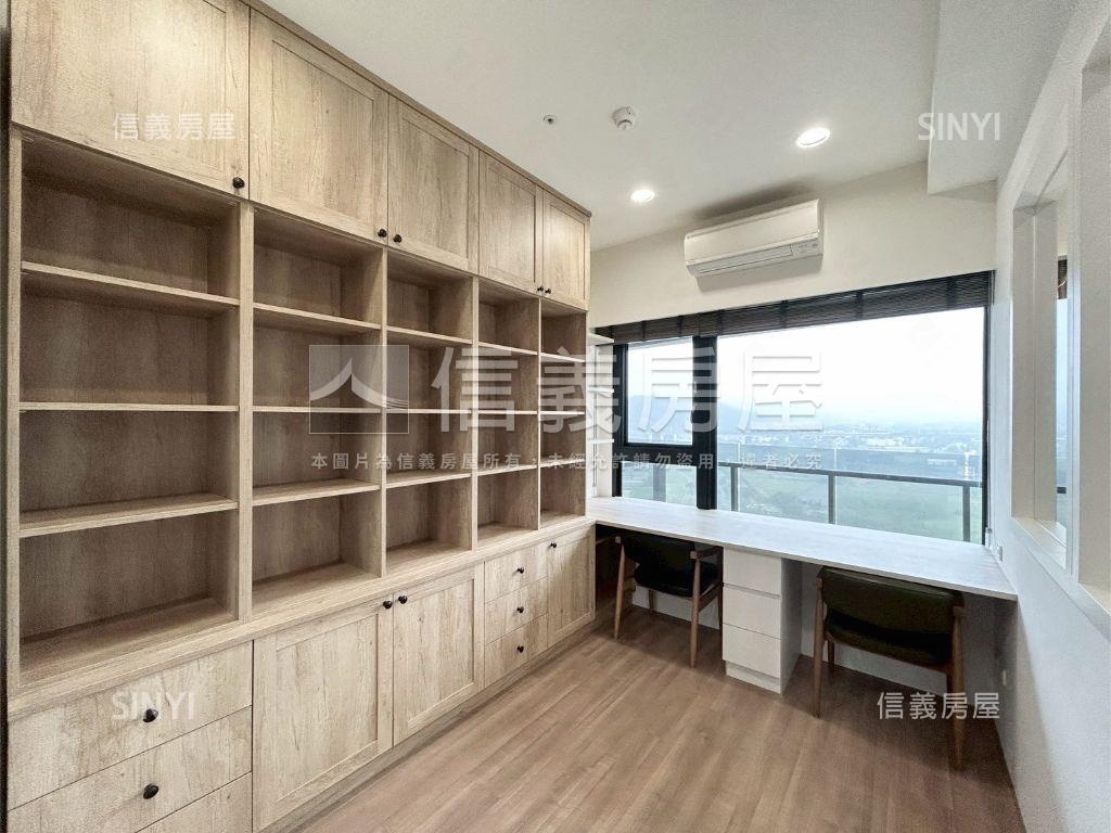 縣三視野雲極大四房雙車位房屋室內格局與周邊環境