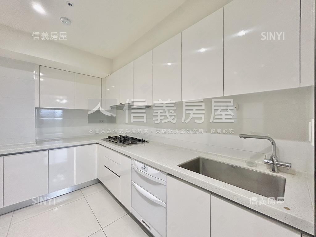 稀有高峰匯三房房屋室內格局與周邊環境
