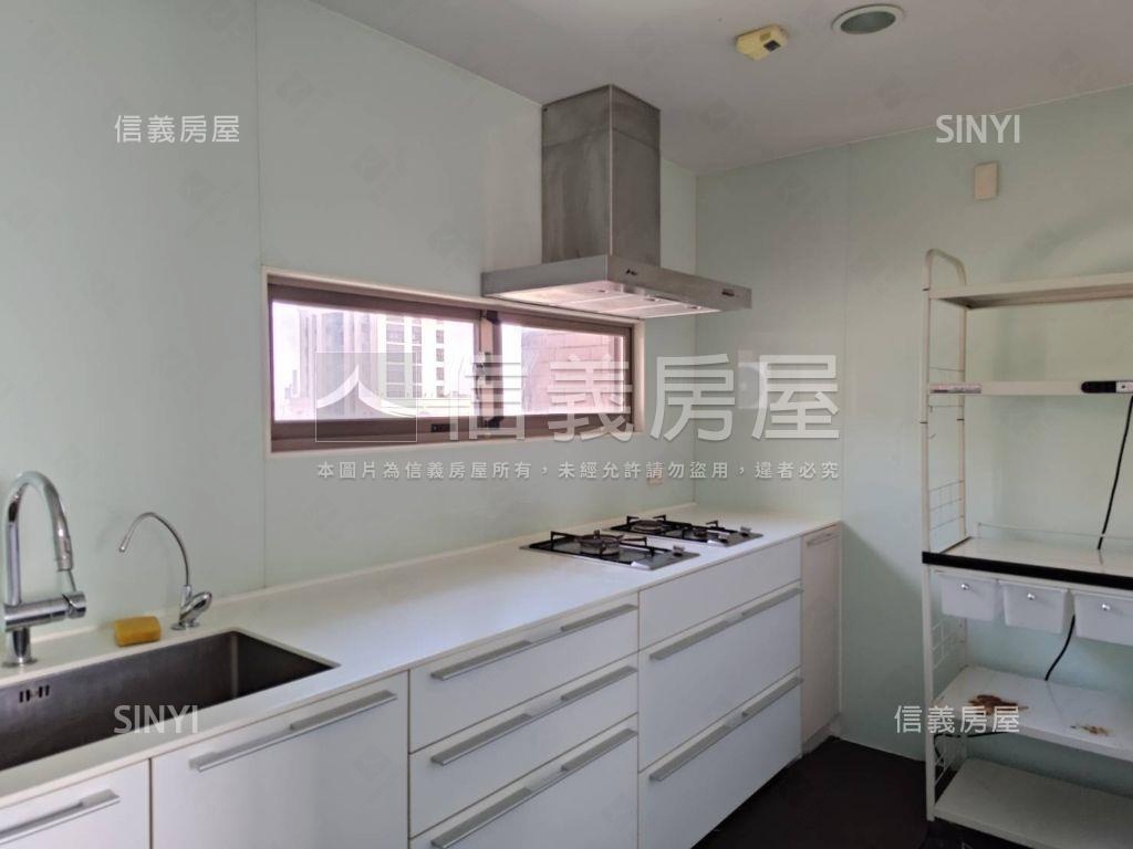 稀．亞灣臻鑫高樓海景房屋室內格局與周邊環境