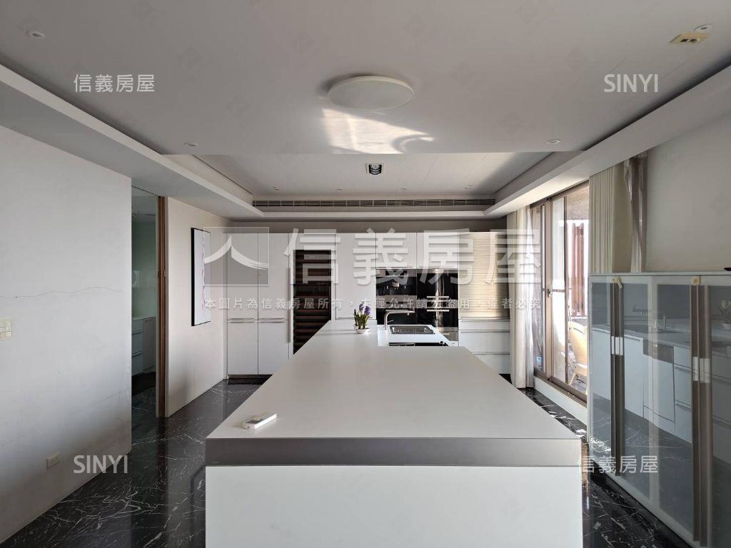 稀．亞灣臻鑫高樓海景房屋室內格局與周邊環境