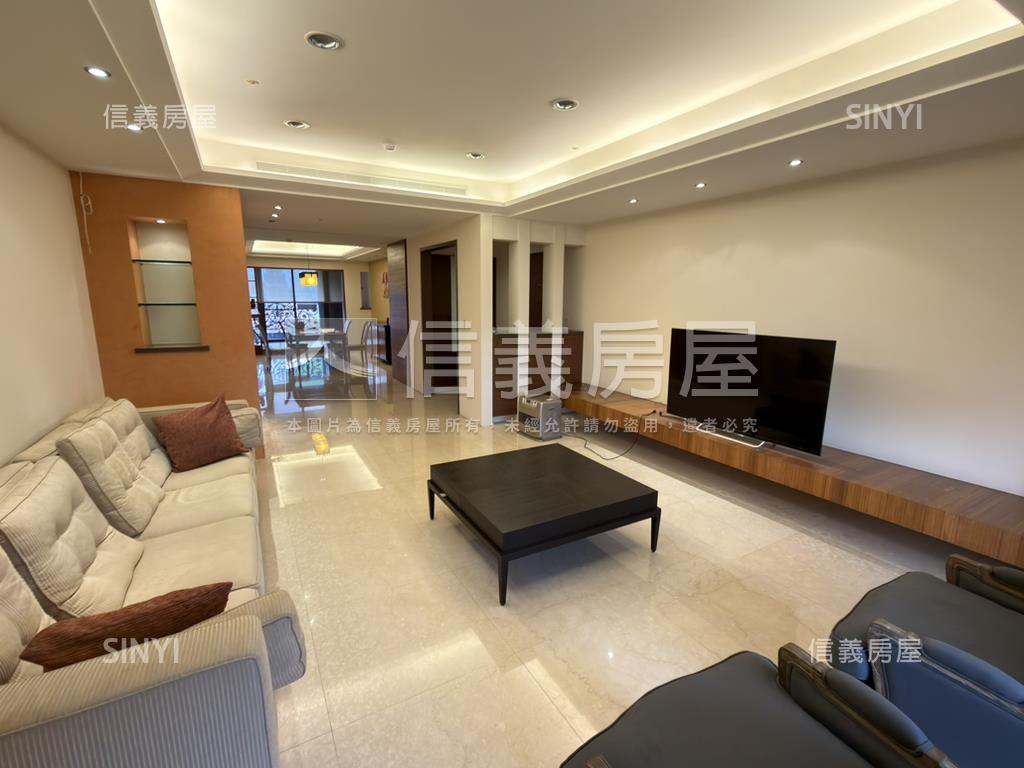 中悅登峰高樓層四房雙車位房屋室內格局與周邊環境