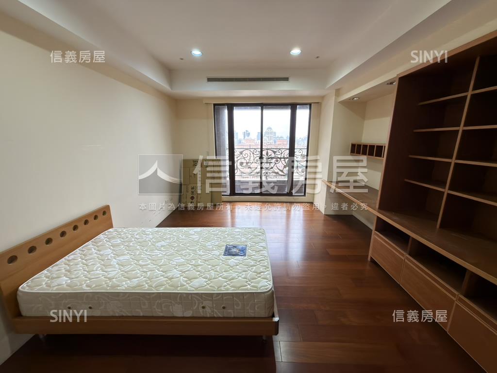 中悅登峰高樓層四房雙車位房屋室內格局與周邊環境